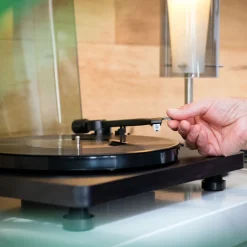 Lenco Musikkspiller Og Radio|Digitaliser Lyd Og Bilde|L-30BK Platespiller med USB-port
