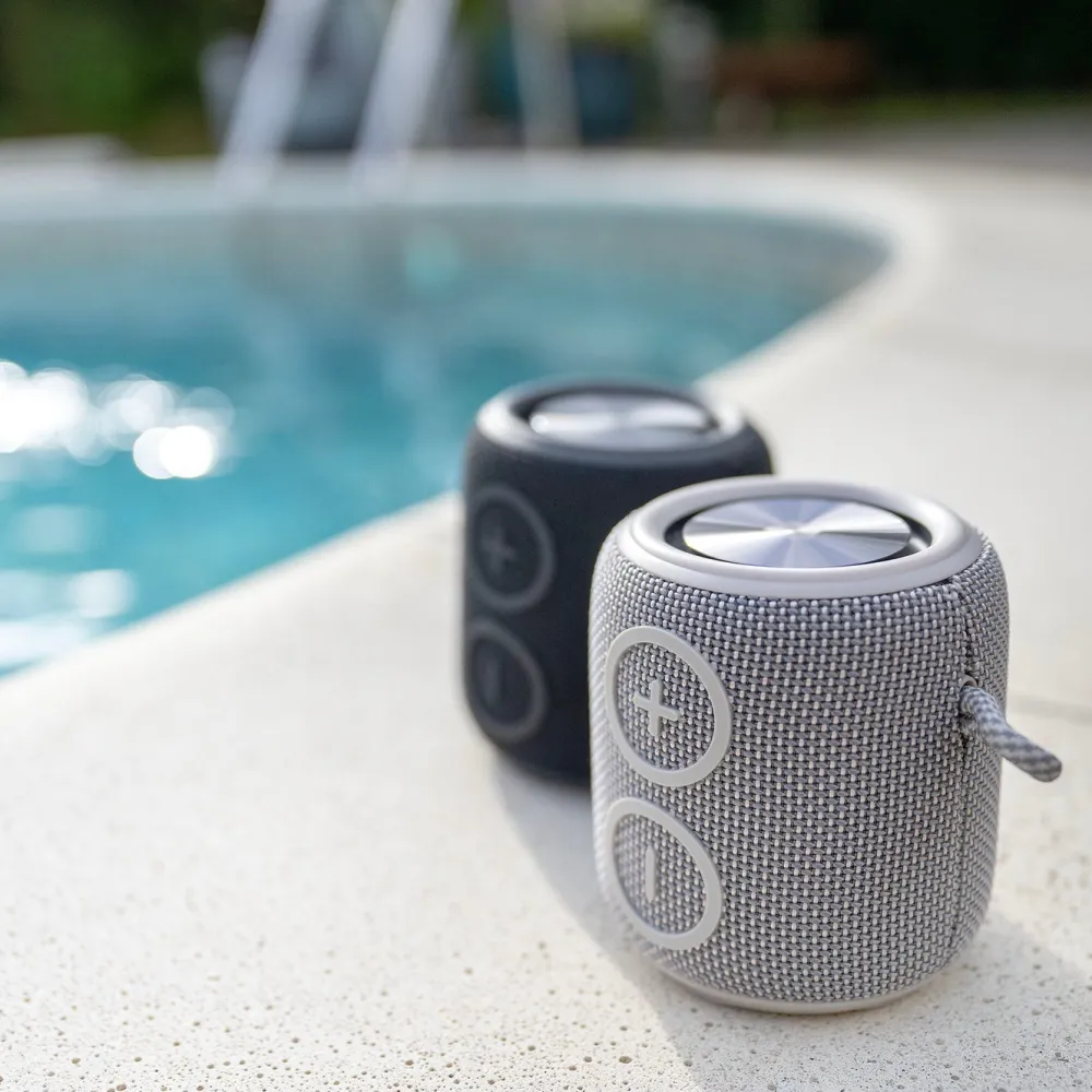 Nomadelic Høyttaler|Stemmeassistenter|Loud 705 Vanntett Bluetooth-høyttaler